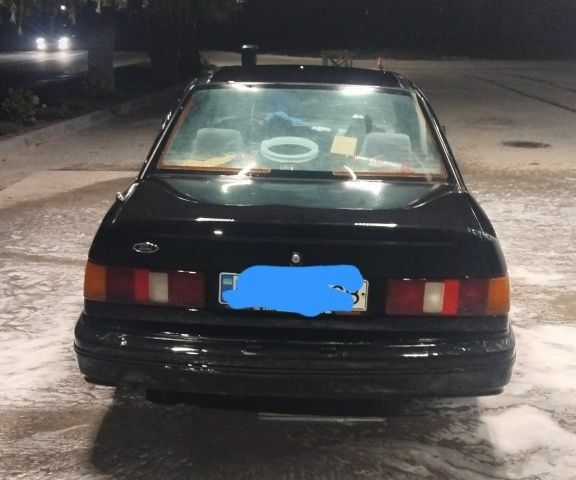 Черный Форд Сиерра, объемом двигателя 0 л и пробегом 37 тыс. км за 780 $, фото 1 на Automoto.ua