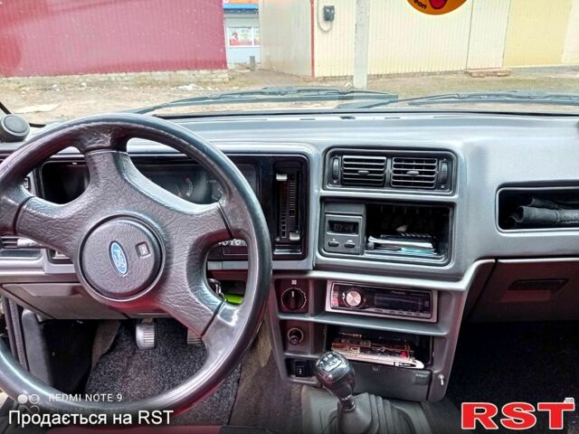 Чорний Форд Сієрра, об'ємом двигуна 2 л та пробігом 0 тис. км за 1300 $, фото 3 на Automoto.ua