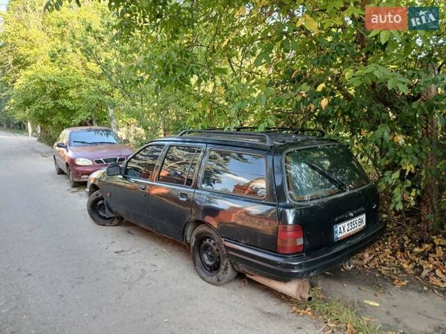 Черный Форд Сиерра, объемом двигателя 1.8 л и пробегом 300 тыс. км за 1100 $, фото 4 на Automoto.ua