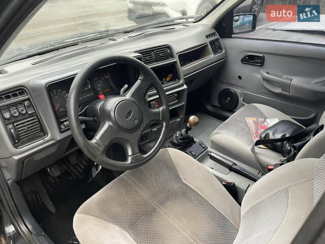 Черный Форд Сиерра, объемом двигателя 2 л и пробегом 240 тыс. км за 1200 $, фото 7 на Automoto.ua