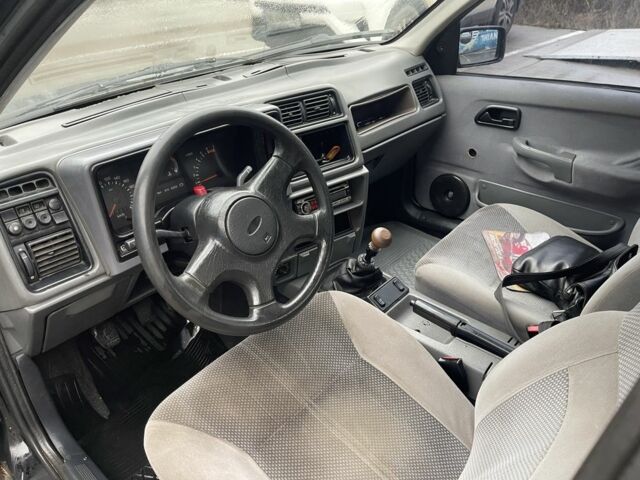 Чорний Форд Сієрра, об'ємом двигуна 2 л та пробігом 240 тис. км за 1200 $, фото 4 на Automoto.ua