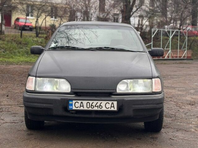 Черный Форд Сиерра, объемом двигателя 1.6 л и пробегом 158 тыс. км за 1250 $, фото 1 на Automoto.ua