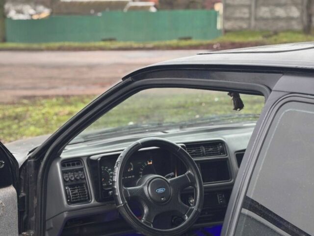 Черный Форд Сиерра, объемом двигателя 1.6 л и пробегом 158 тыс. км за 1250 $, фото 6 на Automoto.ua