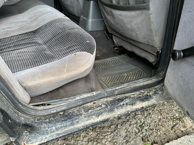 Черный Форд Сиерра, объемом двигателя 2 л и пробегом 285 тыс. км за 900 $, фото 15 на Automoto.ua