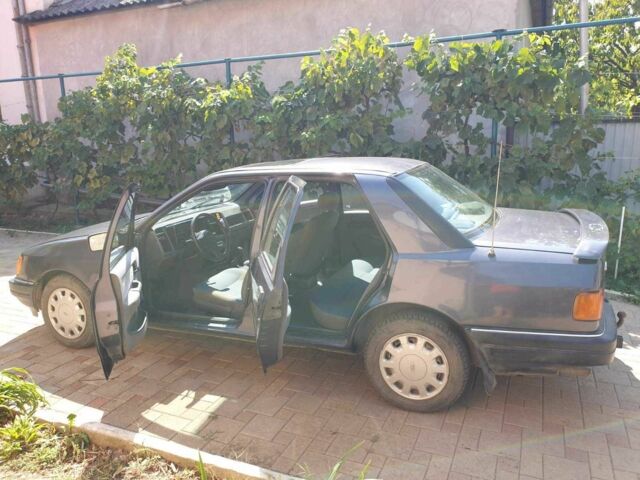 Форд Сієрра 1987 у Ужгороді на Automoto.ua Фіолетовий Форд Сієрра, об'ємом двигуна 2 л та пробігом 90 тис. км за 2000 $, фото 5 на Automoto.ua