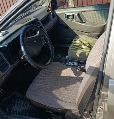 Коричневий Форд Сієрра, об'ємом двигуна 2 л та пробігом 20 тис. км за 357 $, фото 2 на Automoto.ua