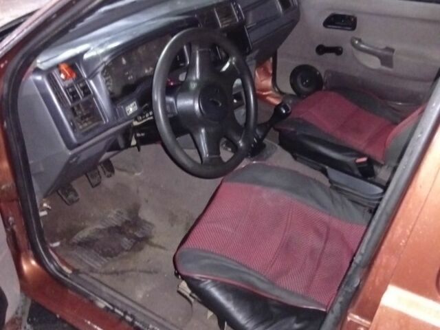 Коричневый Форд Сиерра, объемом двигателя 1.6 л и пробегом 100 тыс. км за 589 $, фото 4 на Automoto.ua