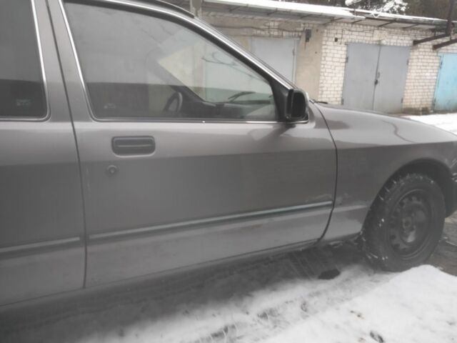 Коричневый Форд Сиерра, объемом двигателя 2 л и пробегом 60 тыс. км за 800 $, фото 3 на Automoto.ua