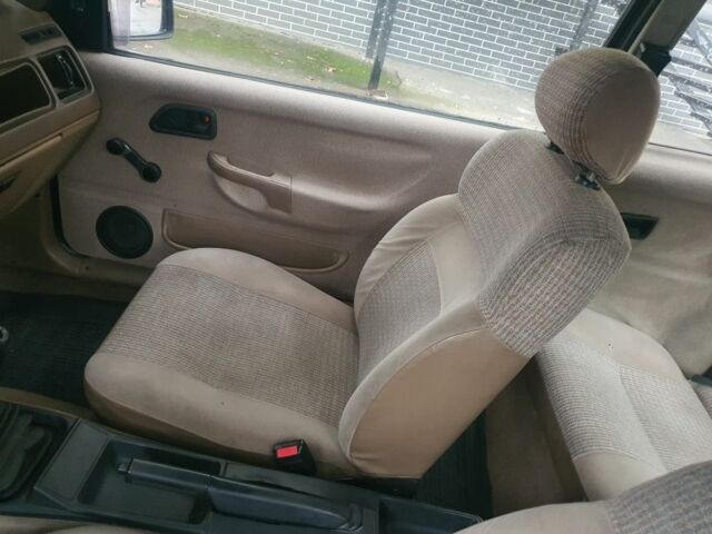 Коричневый Форд Сиерра, объемом двигателя 1.8 л и пробегом 140 тыс. км за 2000 $, фото 5 на Automoto.ua