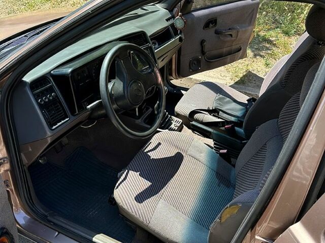 Коричневий Форд Сієрра, об'ємом двигуна 2 л та пробігом 777 тис. км за 950 $, фото 1 на Automoto.ua