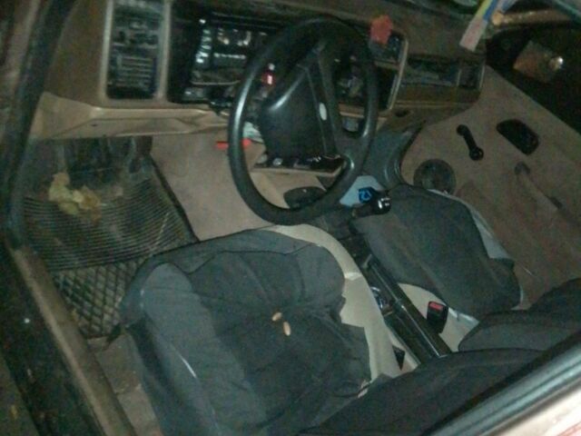 Коричневый Форд Сиерра, объемом двигателя 2 л и пробегом 750 тыс. км за 464 $, фото 2 на Automoto.ua