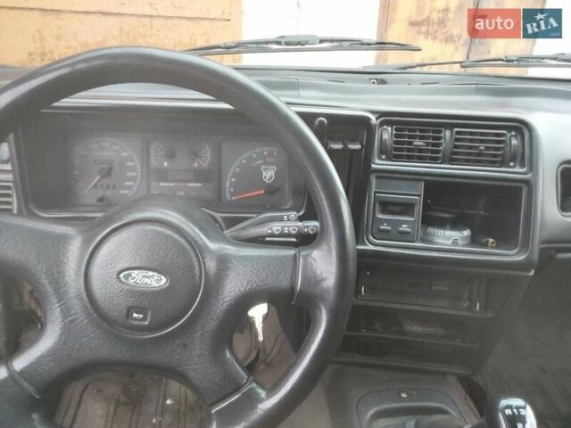 Коричневый Форд Сиерра, объемом двигателя 2 л и пробегом 60 тыс. км за 800 $, фото 3 на Automoto.ua