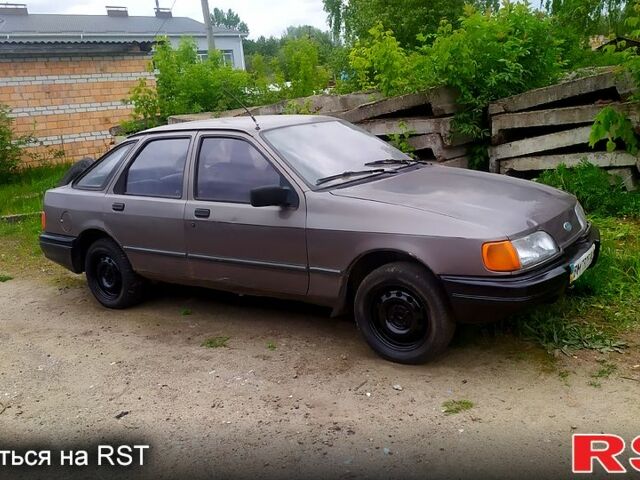 Коричневий Форд Сієрра, об'ємом двигуна 1.8 л та пробігом 300 тис. км за 600 $, фото 2 на Automoto.ua