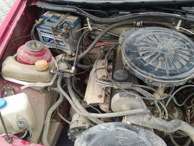 Красный Форд Сиерра, объемом двигателя 1.8 л и пробегом 200 тыс. км за 650 $, фото 13 на Automoto.ua