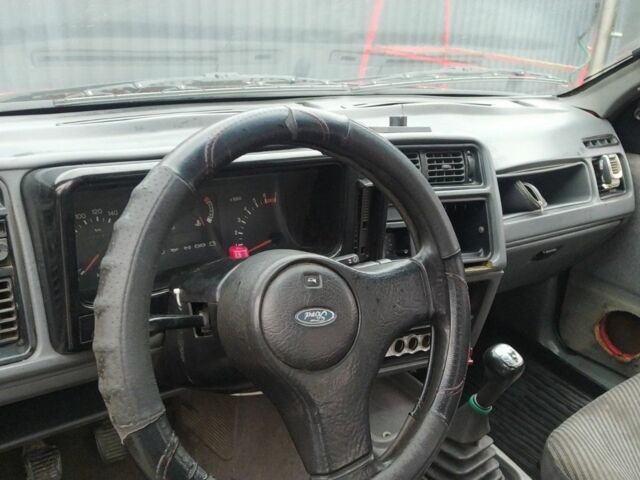 Красный Форд Сиерра, объемом двигателя 1.8 л и пробегом 200 тыс. км за 650 $, фото 19 на Automoto.ua