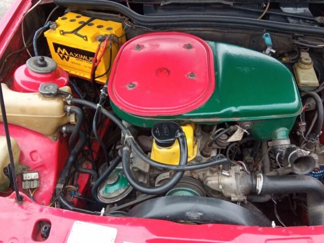 Червоний Форд Сієрра, об'ємом двигуна 2 л та пробігом 100 тис. км за 1536 $, фото 3 на Automoto.ua