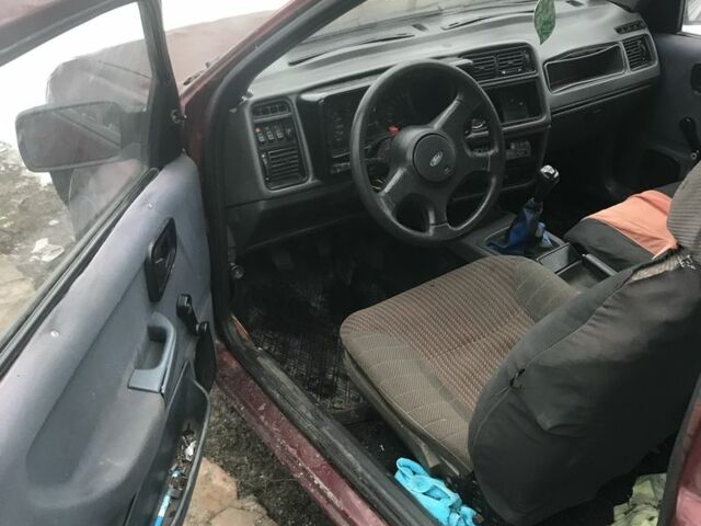 Красный Форд Сиерра, объемом двигателя 1.6 л и пробегом 2 тыс. км за 314 $, фото 3 на Automoto.ua