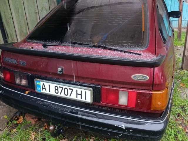 Червоний Форд Сієрра, об'ємом двигуна 1.6 л та пробігом 1000 тис. км за 510 $, фото 1 на Automoto.ua