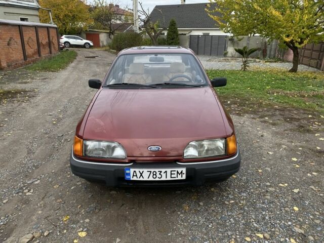 Красный Форд Сиерра, объемом двигателя 1.6 л и пробегом 200 тыс. км за 1450 $, фото 6 на Automoto.ua