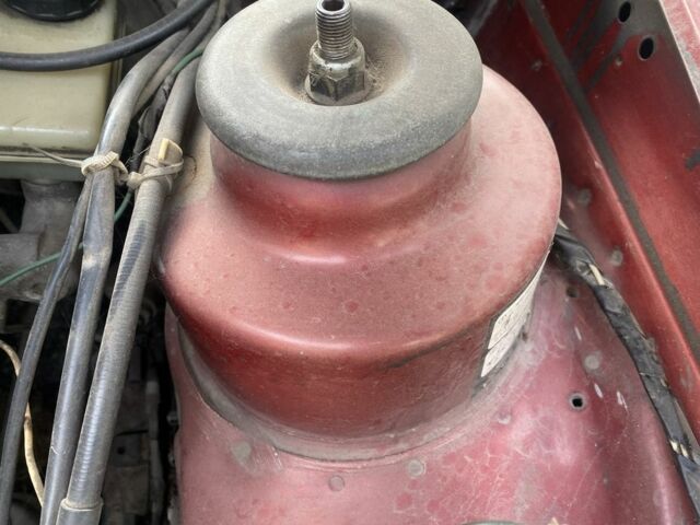 Красный Форд Сиерра, объемом двигателя 1.6 л и пробегом 200 тыс. км за 1450 $, фото 12 на Automoto.ua