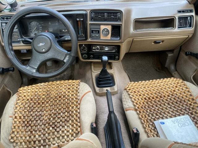 Красный Форд Сиерра, объемом двигателя 1.6 л и пробегом 200 тыс. км за 1450 $, фото 17 на Automoto.ua