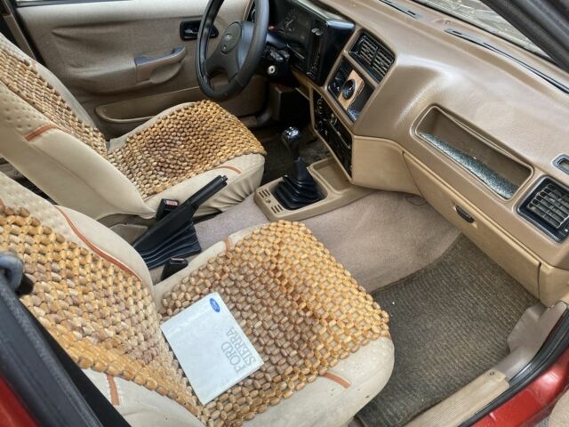 Красный Форд Сиерра, объемом двигателя 1.6 л и пробегом 200 тыс. км за 1450 $, фото 16 на Automoto.ua