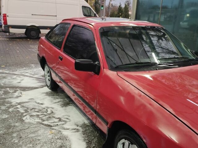 Красный Форд Сиерра, объемом двигателя 0 л и пробегом 105 тыс. км за 690 $, фото 1 на Automoto.ua