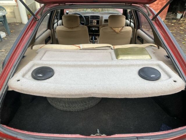 Красный Форд Сиерра, объемом двигателя 1.6 л и пробегом 200 тыс. км за 1450 $, фото 15 на Automoto.ua