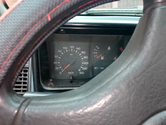 Красный Форд Сиерра, объемом двигателя 1.6 л и пробегом 100 тыс. км за 835 $, фото 5 на Automoto.ua