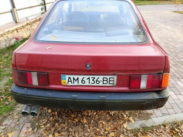 Красный Форд Сиерра, объемом двигателя 1 л и пробегом 325 тыс. км за 600 $, фото 2 на Automoto.ua