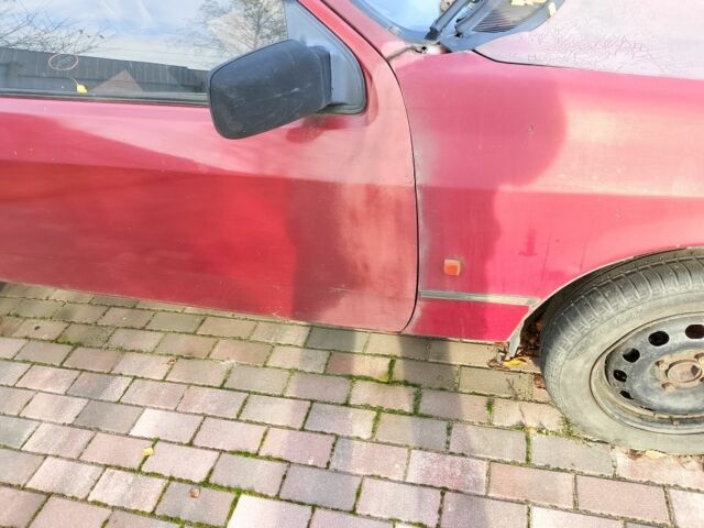 Красный Форд Сиерра, объемом двигателя 1 л и пробегом 325 тыс. км за 600 $, фото 4 на Automoto.ua