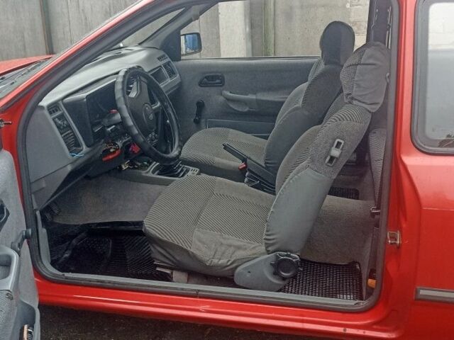 Красный Форд Сиерра, объемом двигателя 2 л и пробегом 230 тыс. км за 900 $, фото 5 на Automoto.ua