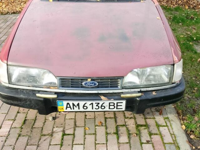 Красный Форд Сиерра, объемом двигателя 1 л и пробегом 325 тыс. км за 600 $, фото 6 на Automoto.ua