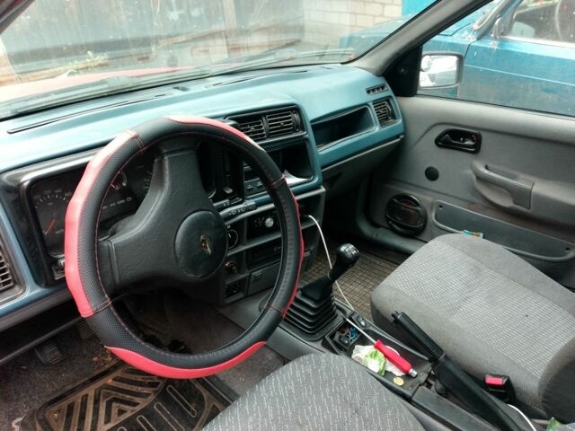 Красный Форд Сиерра, объемом двигателя 1.6 л и пробегом 100 тыс. км за 835 $, фото 4 на Automoto.ua