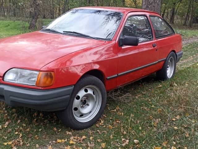 Красный Форд Сиерра, объемом двигателя 2 л и пробегом 230 тыс. км за 900 $, фото 1 на Automoto.ua