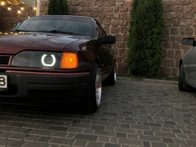 Красный Форд Сиерра, объемом двигателя 2 л и пробегом 250 тыс. км за 3333 $, фото 4 на Automoto.ua