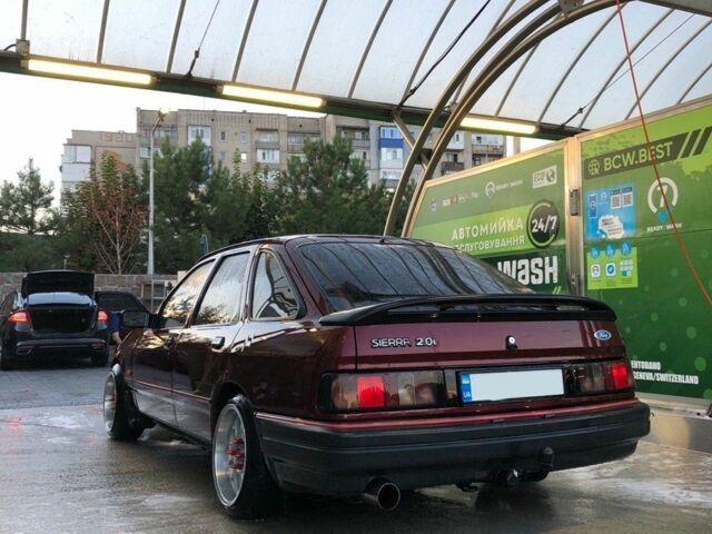 Красный Форд Сиерра, объемом двигателя 2 л и пробегом 250 тыс. км за 3333 $, фото 6 на Automoto.ua