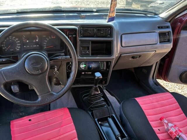 Форд Сієрра 1989 у Чернівцях на Automoto.ua Червоний Форд Сієрра, об'ємом двигуна 2 л та пробігом 1 тис. км за 1350 $, фото 4 на Automoto.ua
