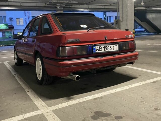 Червоний Форд Сієрра, об'ємом двигуна 2 л та пробігом 77 тис. км за 1800 $, фото 2 на Automoto.ua