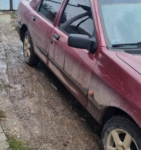 Красный Форд Сиерра, объемом двигателя 0 л и пробегом 1000 тыс. км за 700 $, фото 1 на Automoto.ua