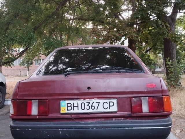 Красный Форд Сиерра, объемом двигателя 2 л и пробегом 60 тыс. км за 416 $, фото 1 на Automoto.ua