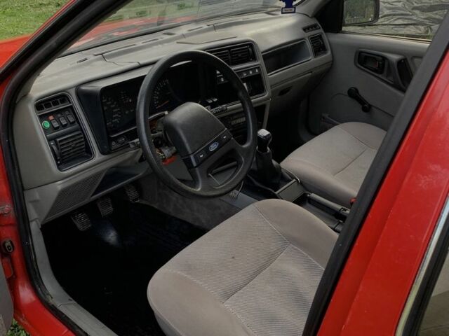 Червоний Форд Сієрра, об'ємом двигуна 2 л та пробігом 1000 тис. км за 1750 $, фото 2 на Automoto.ua