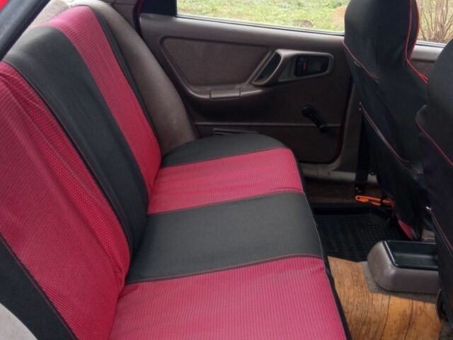 Красный Форд Сиерра, объемом двигателя 2.3 л и пробегом 500 тыс. км за 1663 $, фото 4 на Automoto.ua