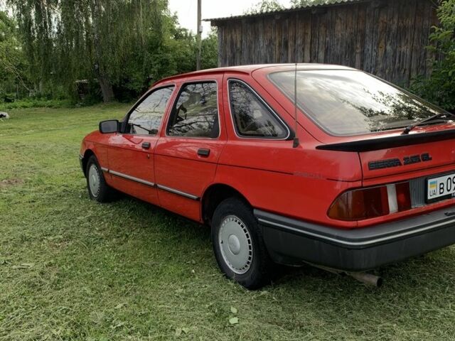 Червоний Форд Сієрра, об'ємом двигуна 2 л та пробігом 1000 тис. км за 1750 $, фото 1 на Automoto.ua