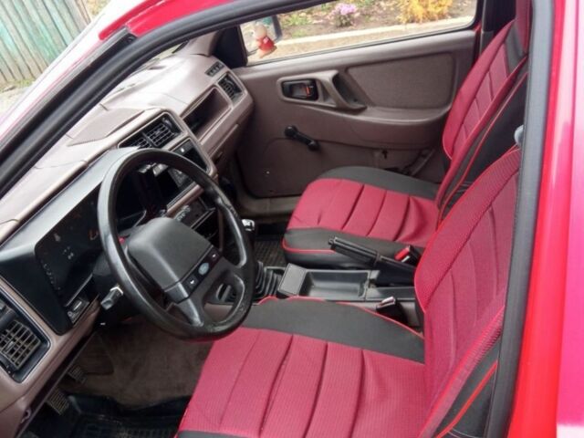 Красный Форд Сиерра, объемом двигателя 2.3 л и пробегом 500 тыс. км за 1663 $, фото 6 на Automoto.ua