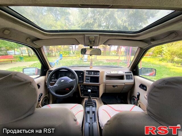 Червоний Форд Сієрра, об'ємом двигуна 2 л та пробігом 0 тис. км за 950 $, фото 7 на Automoto.ua