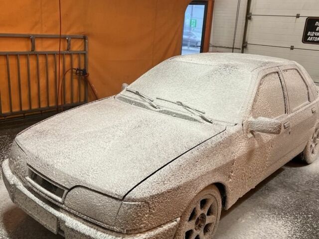 Красный Форд Сиерра, объемом двигателя 2 л и пробегом 255 тыс. км за 1100 $, фото 5 на Automoto.ua