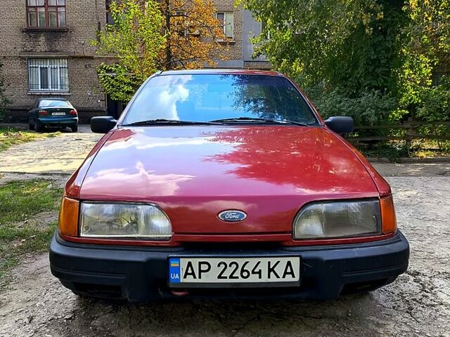 Червоний Форд Сієрра, об'ємом двигуна 2 л та пробігом 0 тис. км за 950 $, фото 1 на Automoto.ua