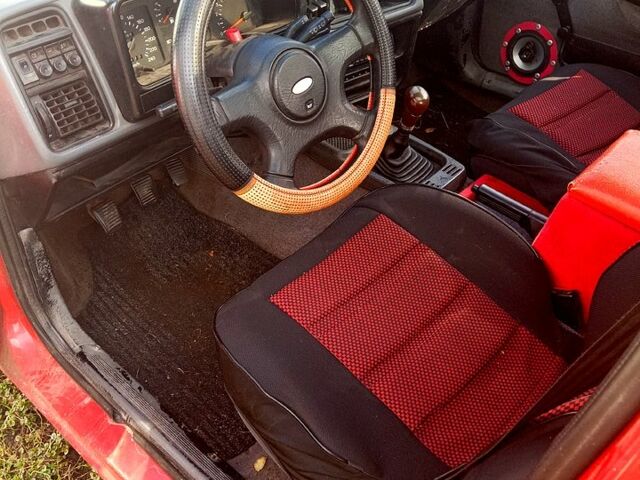 Червоний Форд Сієрра, об'ємом двигуна 1.6 л та пробігом 1 тис. км за 500 $, фото 9 на Automoto.ua
