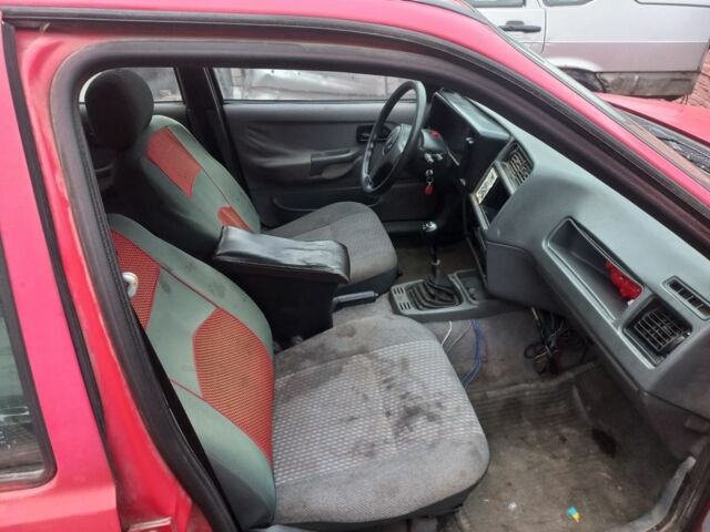 Красный Форд Сиерра, объемом двигателя 0 л и пробегом 10 тыс. км за 400 $, фото 1 на Automoto.ua